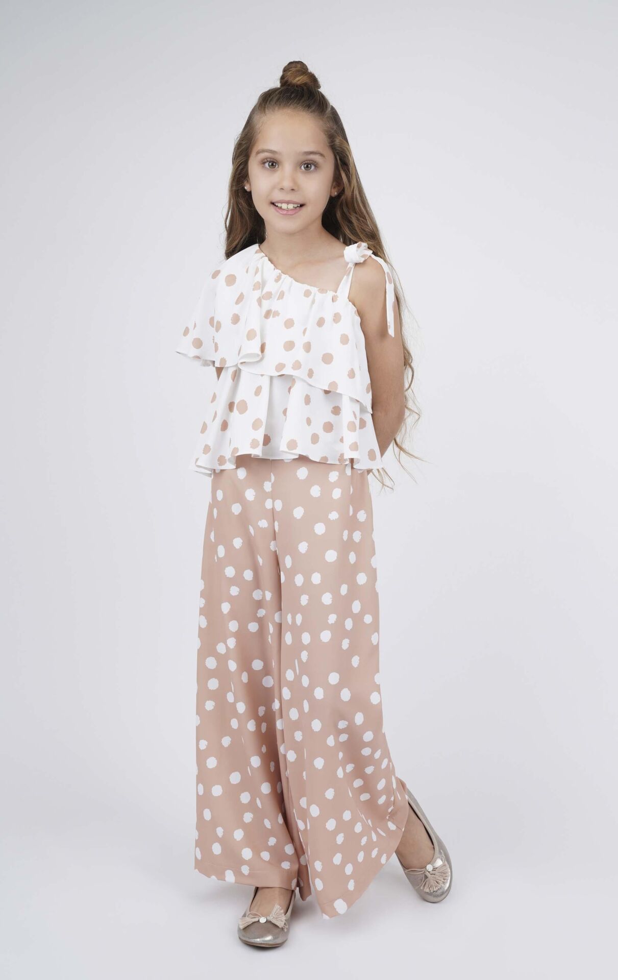 KIZ ÇOCUK PUANTİYE DESENLİ ASİMETRİK BLUZ